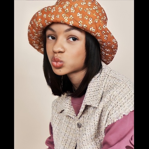 Meet your Posher, Skyler Marie - Picture 4 of 16